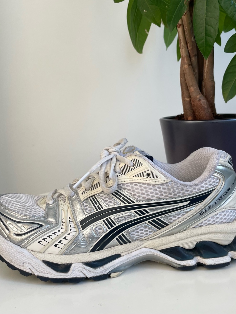 Women Size 7 Asics Gel Kayano 14 White Black Silver Running Shoes